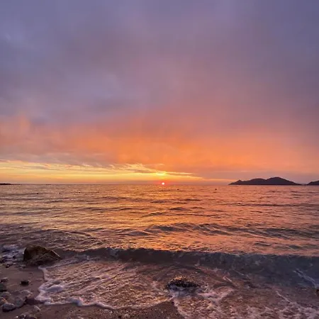 בית אירוח Misafir Evi פאראליה