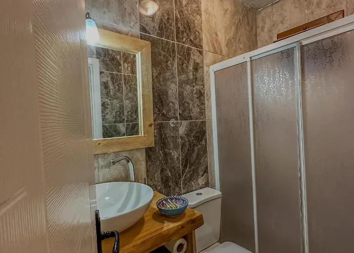 Misafir Evi Фаралия