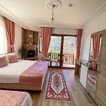 Misafir Evi Δωμάτια σε οικογενειακή κατοικία