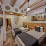Δωμάτια σε οικογενειακή κατοικία Misafir Evi Faralya