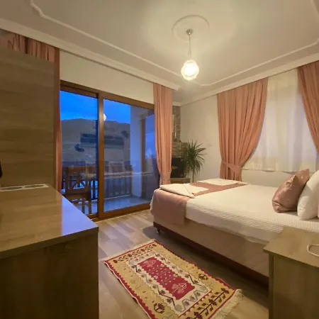 Misafir Evi Gazde/Camere de închiriat Faralya