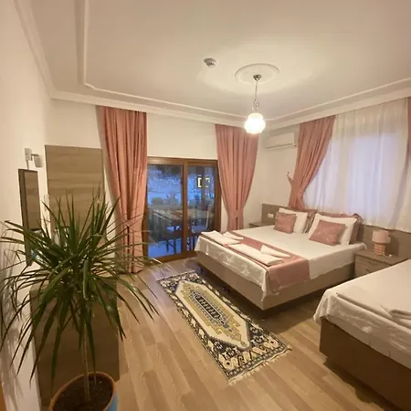 Misafir Evi * פאראליה